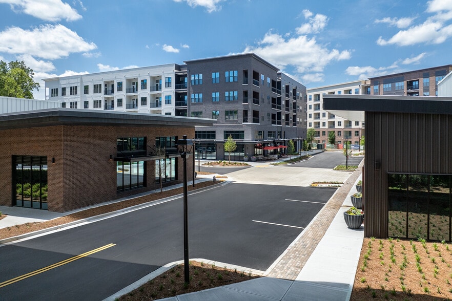 Primary Photo Of 1400 Lake Hearn Dr, Brookhaven Apartments For Lease