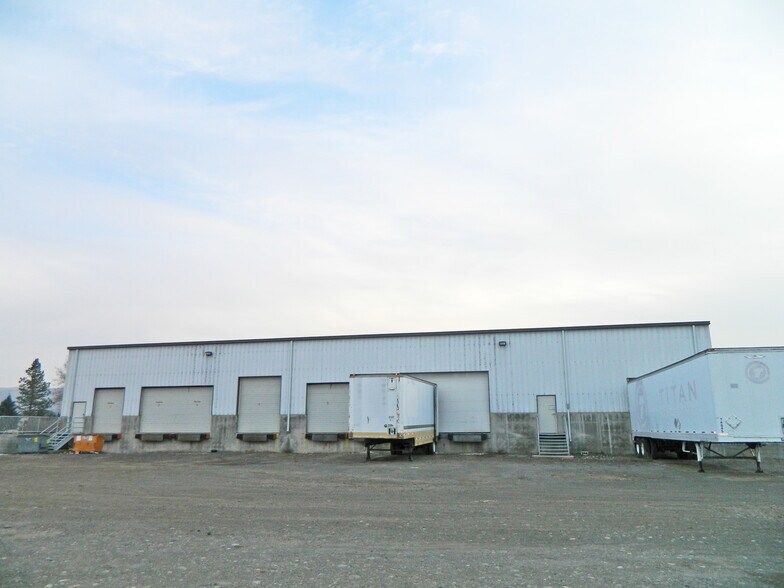 More Photos Of 2001 Ahtanum Rd, Yakima Warehouse For Lease