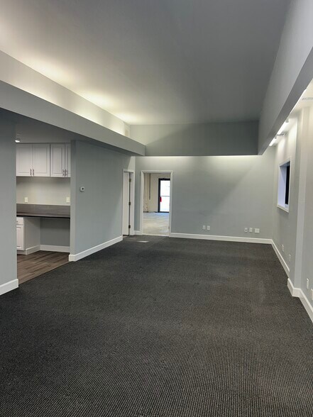 More Photos Of 6 Commercial Blvd, Novato Industrial For Lease