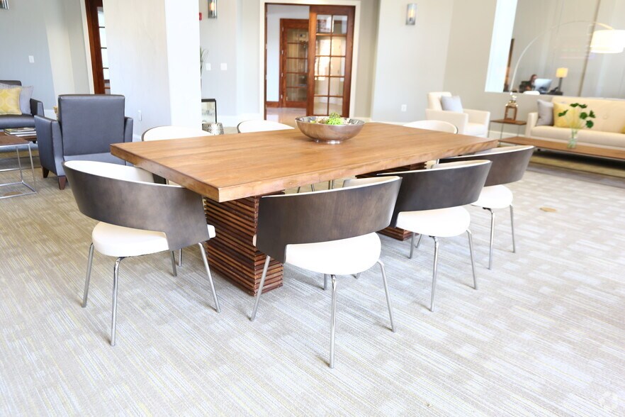 More Photos Of Mooreview Pky @ Loudoun County Pky, Ashburn Unknown For Lease