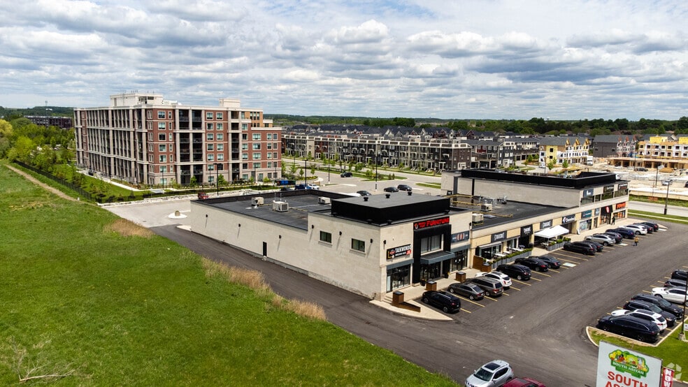 More Photos Of 5402 Main St, Whitchurch-Stouffville General Retail For Lease