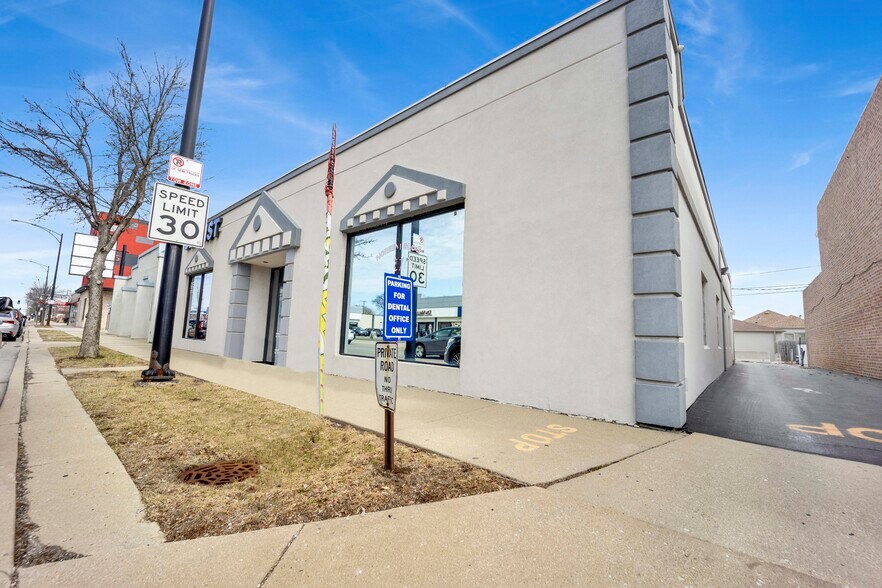 More Photos Of 5037 N Harlem Ave, Chicago General Retail For Lease