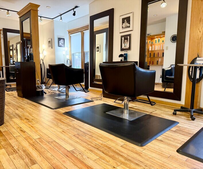 More Photos Of 449 Naubuc Ave, Glastonbury Freestanding For Sale