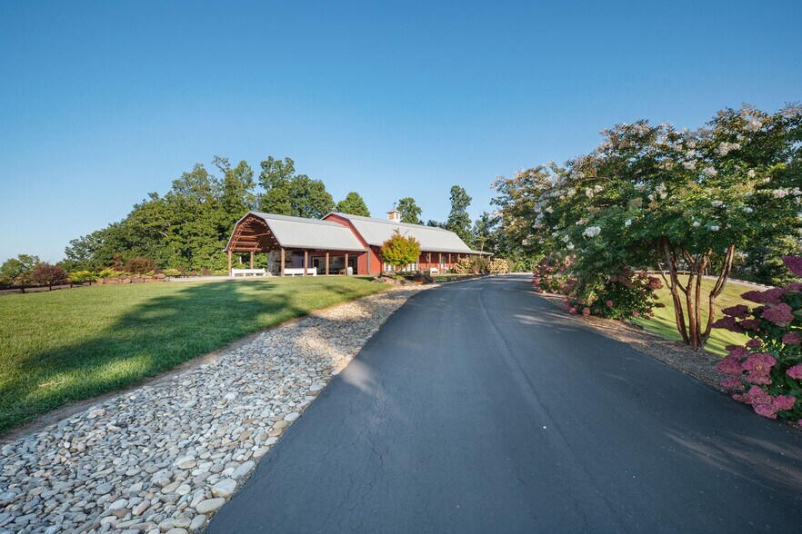 More Photos Of 6572 Burkemont Rd, Morganton Specialty For Sale