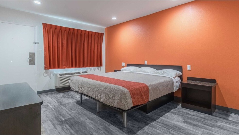 More Photos Of 1350 W Main St, Barstow Hotel For Sale