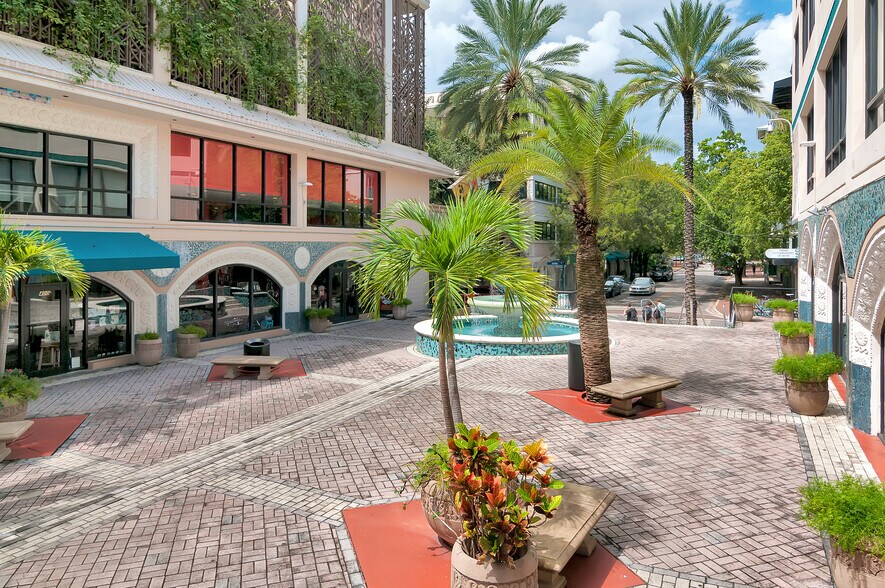 More Photos Of 2911 Grand Ave, Coconut Grove Office For Lease