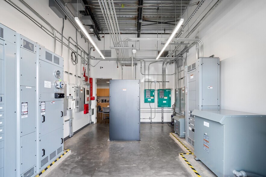 More Photos Of 560 Eccles Ave, South San Francisco Research And Development For Sale