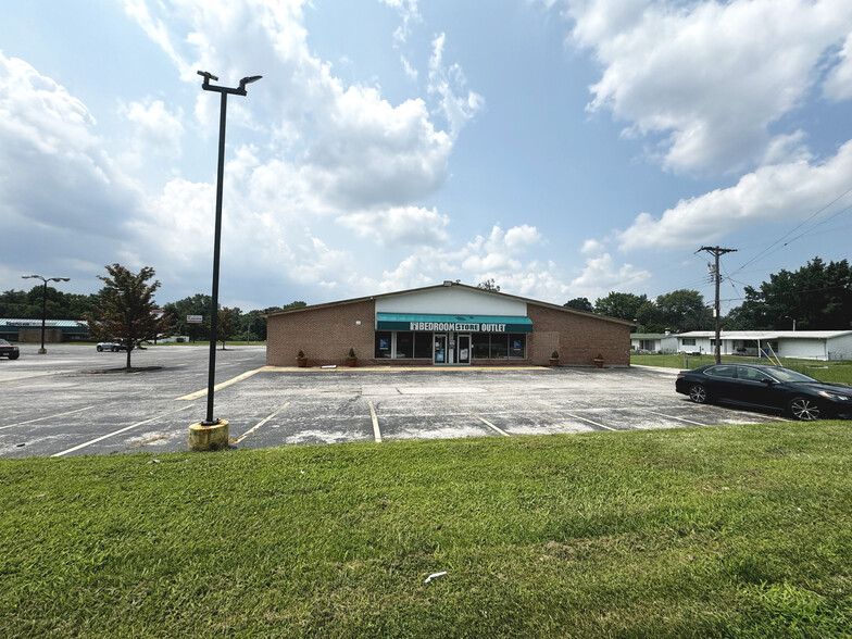 Primary Photo Of 13225 New Halls Ferry Rd, Florissant Freestanding For Lease