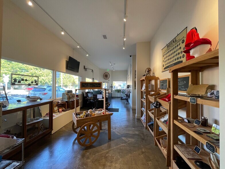 More Photos Of 281 S 2nd St, Independence Storefront For Sale