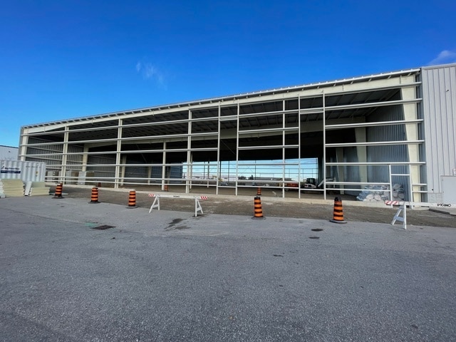 Primary Photo Of 71 Folsetter Dr, Paris Industrial For Lease