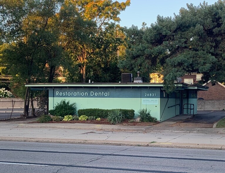 More Photos Of 26831 Woodward Ave, Huntington Woods Medical For Lease