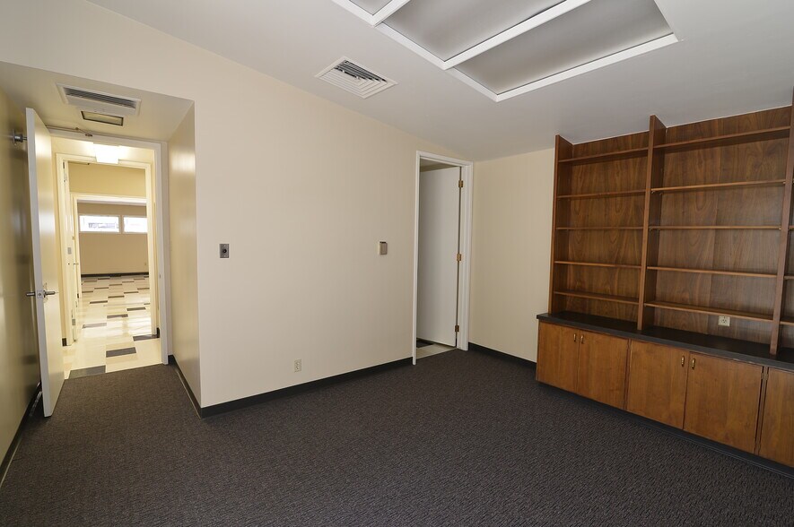More Photos Of , Bakersfield Office For Sale