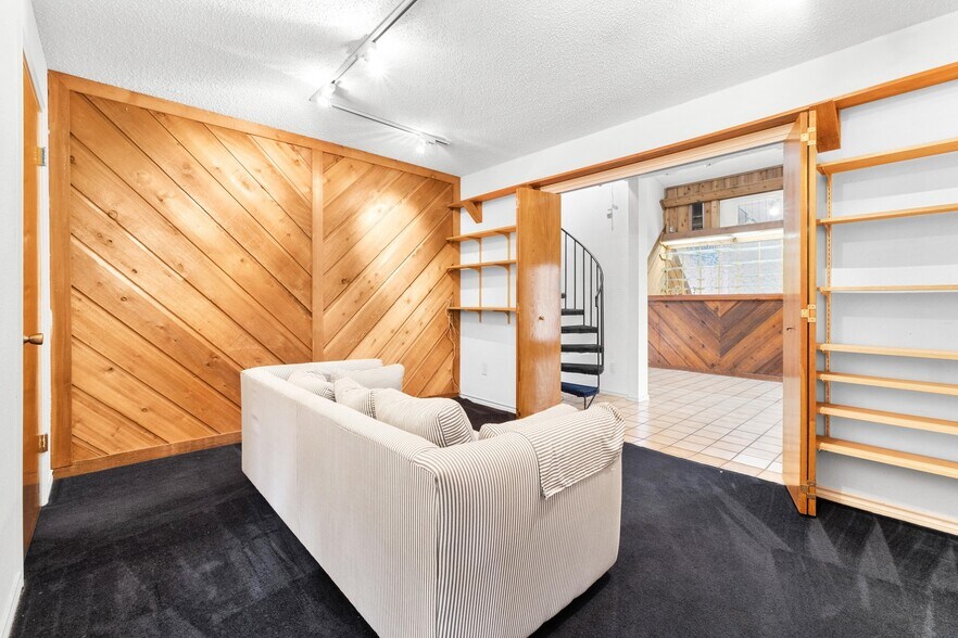 More Photos Of 121 Scott St, San Marcos Office Residential For Sale