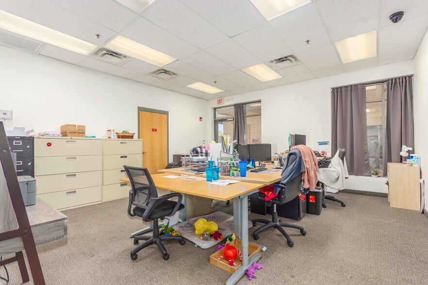 More Photos Of 2075 S Cottonwood Dr, Tempe Medical For Lease