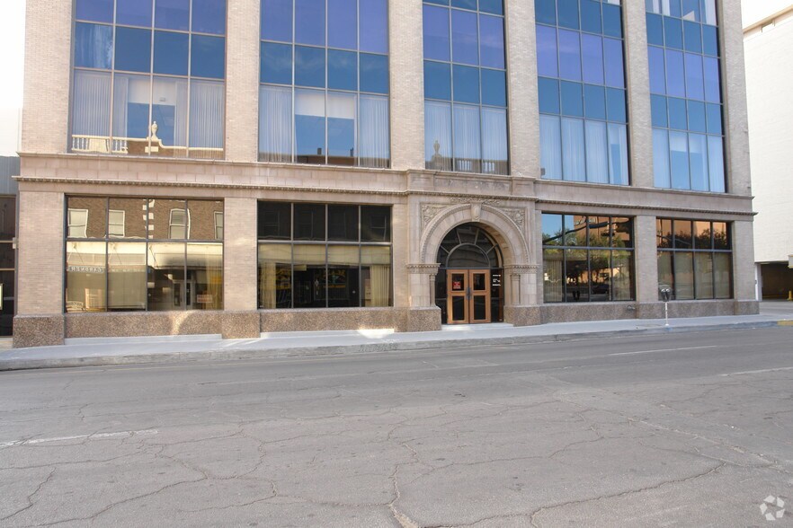 More Photos Of 416 N Stanton St, El Paso Office For Lease