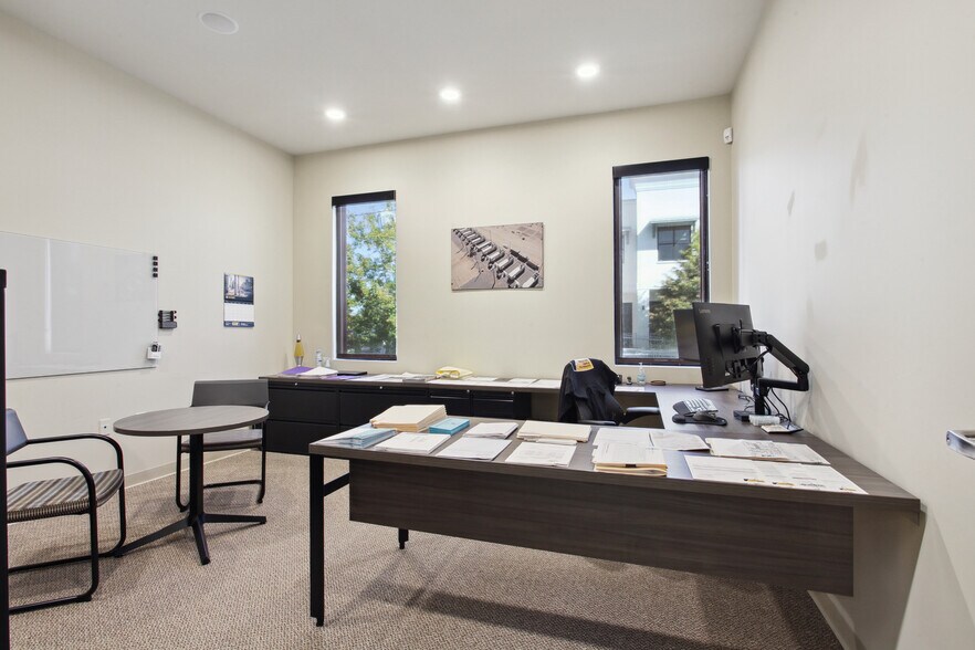More Photos Of 6050 Pontchartrain Blvd, New Orleans Office For Lease