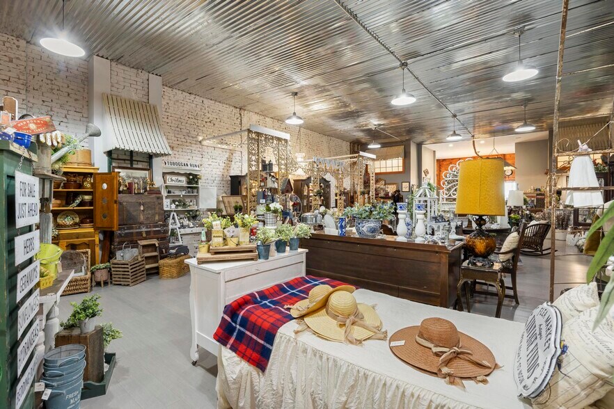 More Photos Of 128 S 6th St, Plattsmouth Storefront Retail Residential For Sale