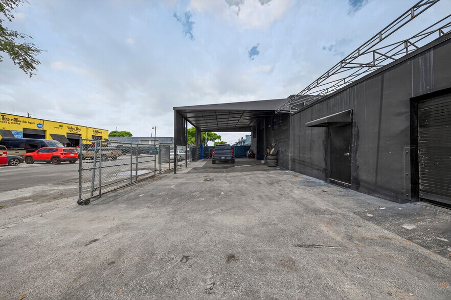 More Photos Of 1090 S 56th Ave, Hollywood Auto Repair For Sale