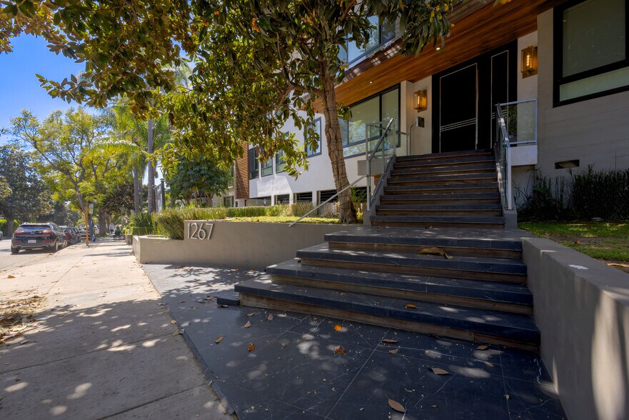 More Photos Of 1267 N Laurel Ave, West Hollywood Apartments For Sale