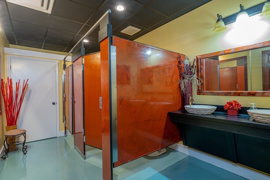 More Photos Of 106 Stoney Battery Rd, Troutville Restaurant For Sale