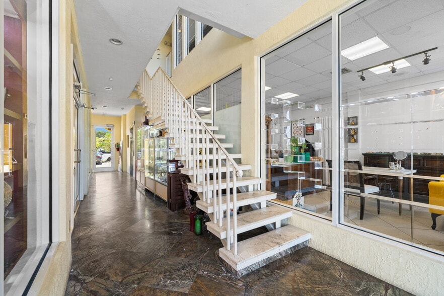 More Photos Of 430 S Dixie Hwy, Miami Office For Lease