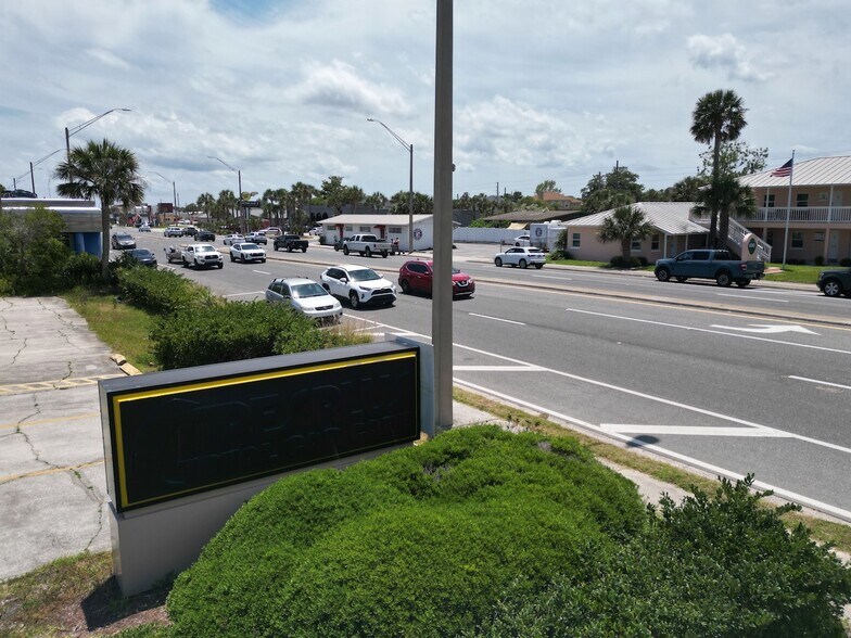 More Photos Of 815 S 3rd St, Jacksonville Beach Auto Repair For Lease