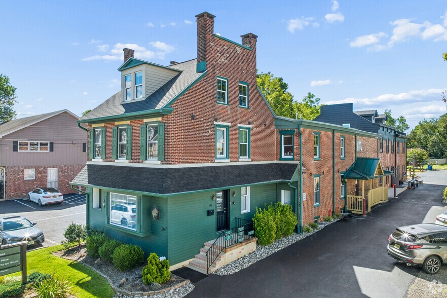 More Photos Of 39 E Main St, Marlton Office Residential For Lease