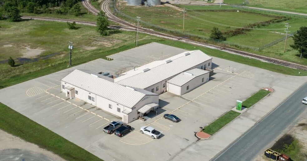 Primary Photo Of 228 Texas Ave, Hooks Loft Creative Space For Sale