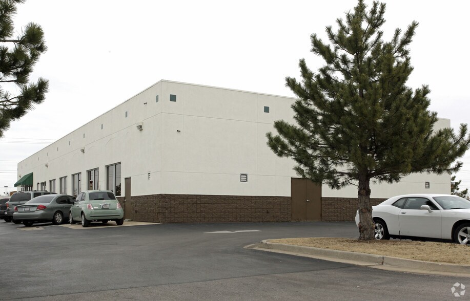 More Photos Of 11122 E 71st St, Tulsa Freestanding For Sale