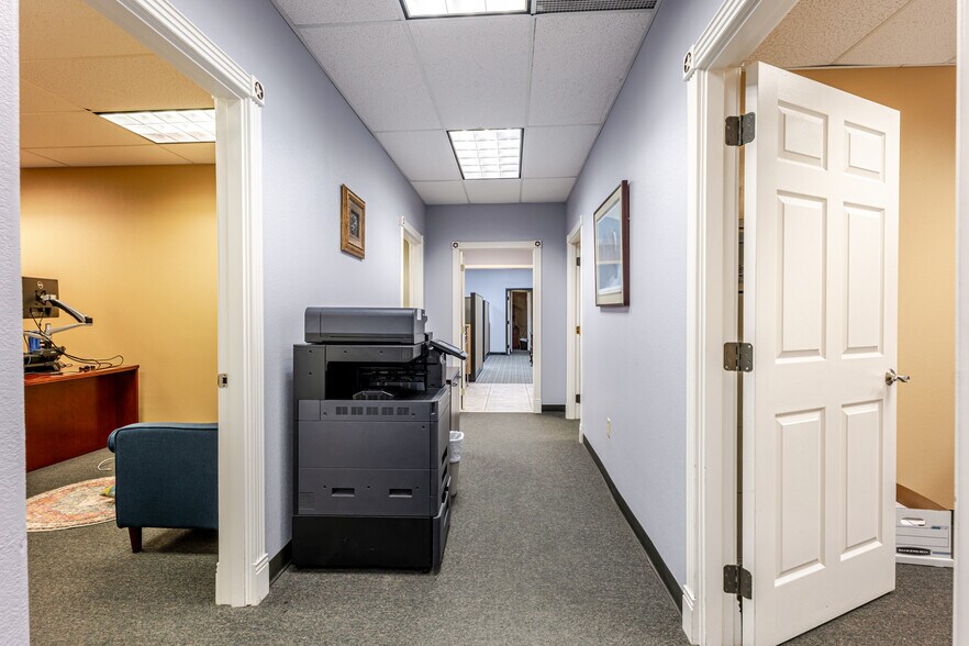 More Photos Of 5316 Woodway Dr, Fort Worth Office For Lease