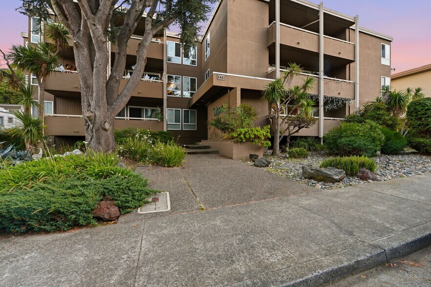 More Photos Of 2421 Carlmont Dr, Belmont Apartments For Sale