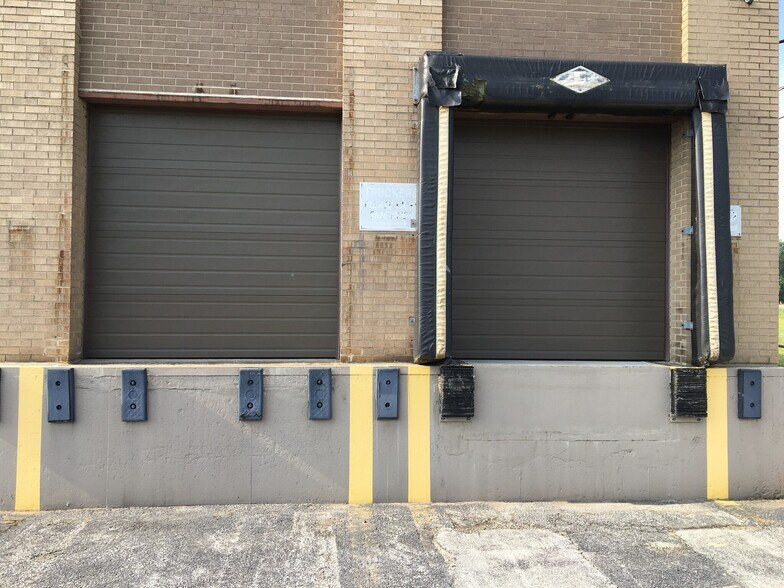 More Photos Of 7620 165th st, Hammond Storefront For Lease