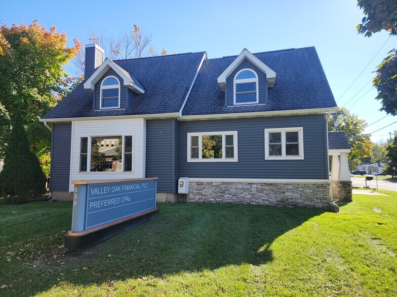 Primary Photo Of 536 W State St, Hastings Office Residential For Lease