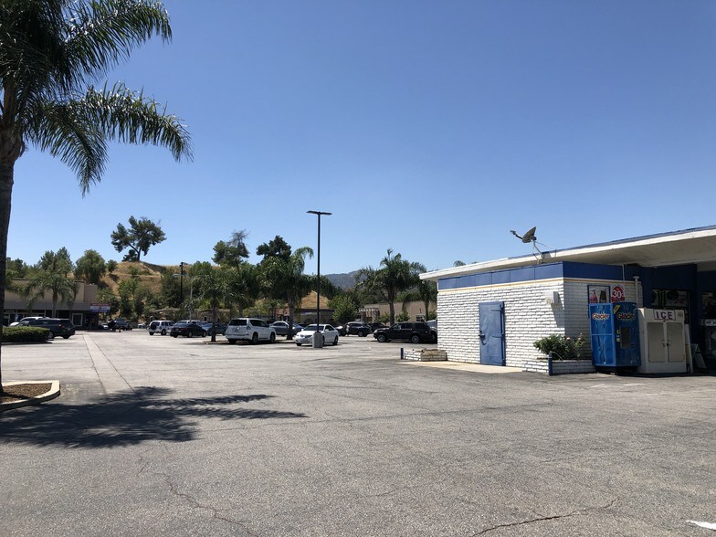 More Photos Of 23718 Lyons Ave, Santa Clarita Land For Lease