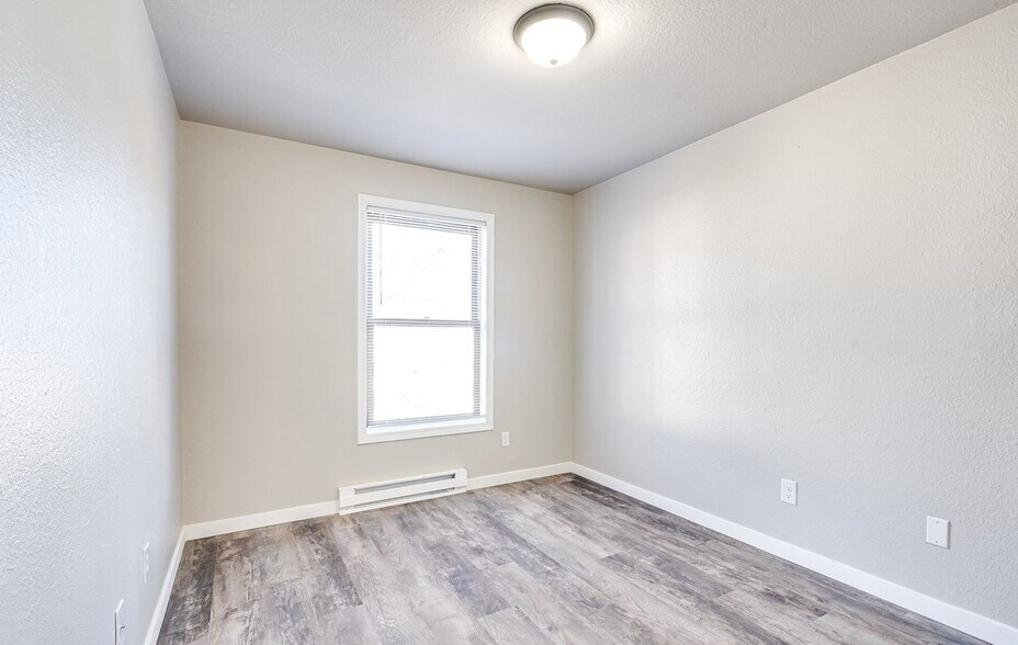 More Photos Of 825-835 Wisconsin St, Oshkosh Apartments For Sale