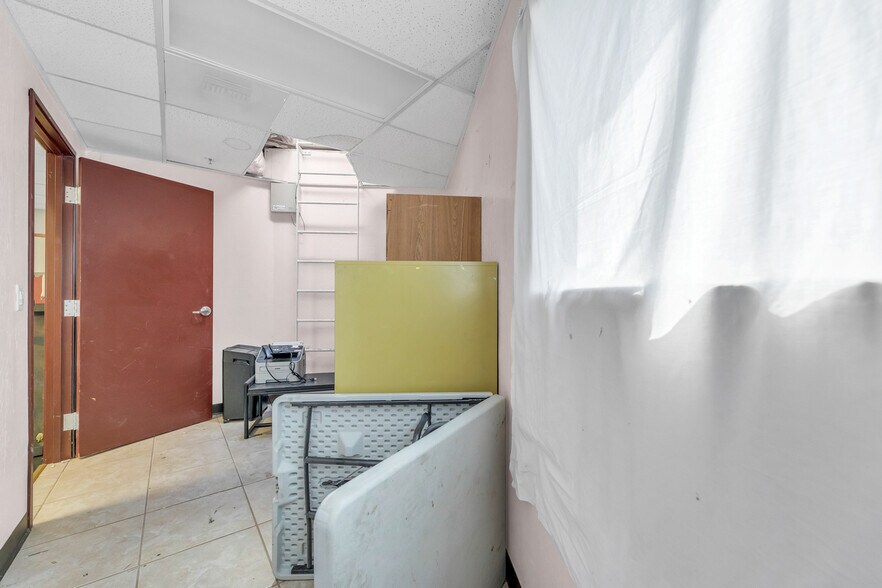 More Photos Of 515 Michigan Blvd, West Sacramento Medical For Sale