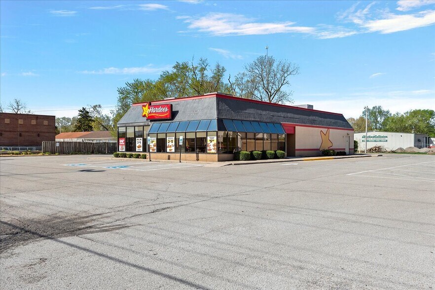 More Photos Of 331 N Main St, Chatham Fast Food For Sale