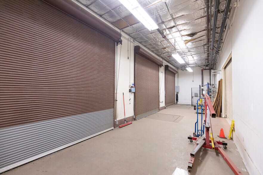 More Photos Of 201 N Sunrise Ave, Roseville Research And Development For Sale