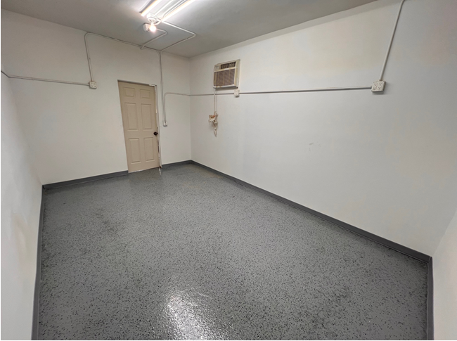 More Photos Of 7629 Foothill Blvd, Tujunga Industrial For Lease