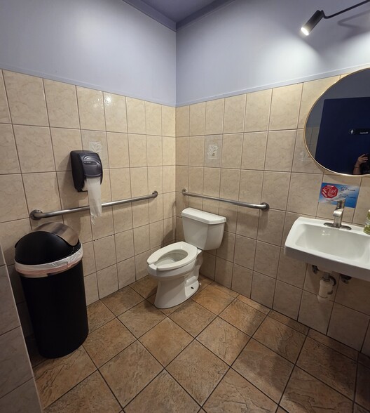More Photos Of 7311 Little River Tpke, Annandale Storefront For Sale