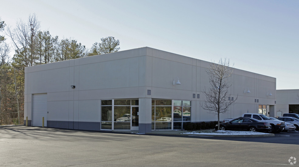 Primary Photo Of 551 Eastpark Ct, Sandston Light Distribution For Lease