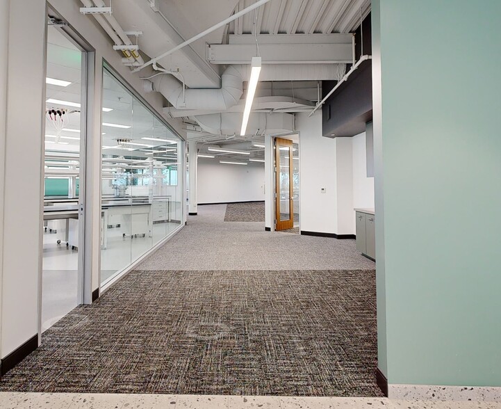 Primary Photo Of 11085 N Torrey Pines Rd, La Jolla Unknown For Lease