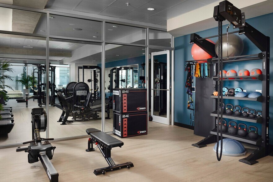 More Photos Of 2031 Westcreek Ln, Houston Apartments For Lease