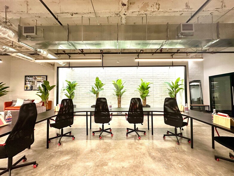 More Photos Of 2410 Polk St, Houston Office For Lease