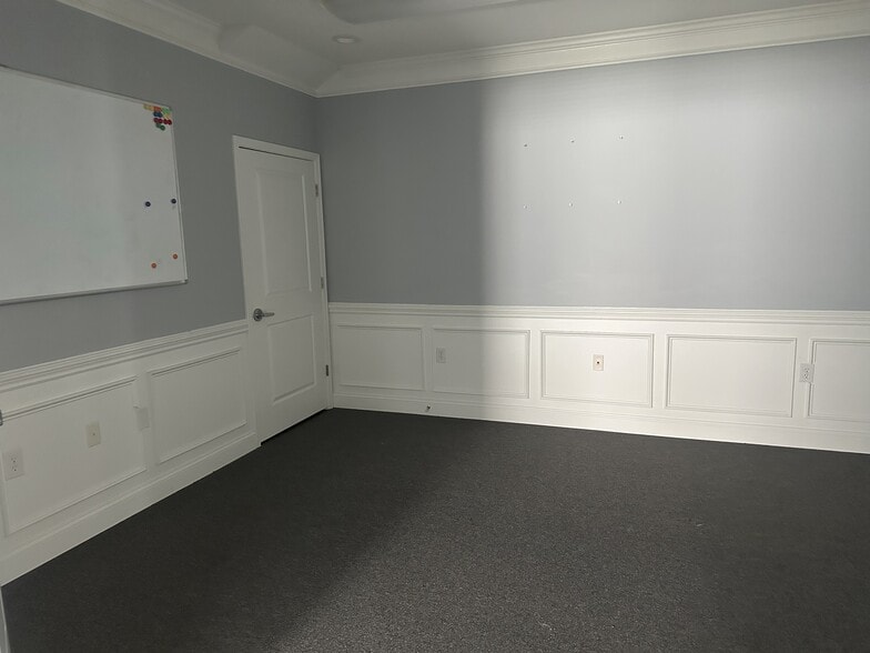 More Photos Of 405-407 Parker Ivey Dr, Greenville Medical For Lease