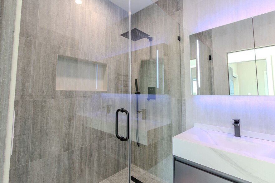 More Photos Of 2941 Mary St, La Crescenta Apartments For Sale