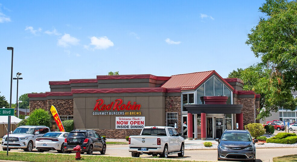 More Photos Of 32051 Gratiot Ave, Roseville Restaurant For Sale