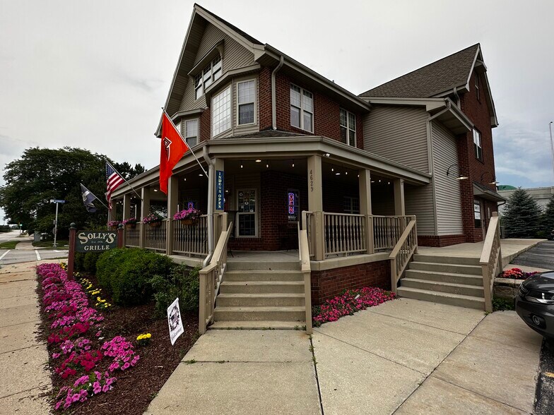 More Photos Of 4629 N Port Washington Rd, Milwaukee Restaurant For Sale