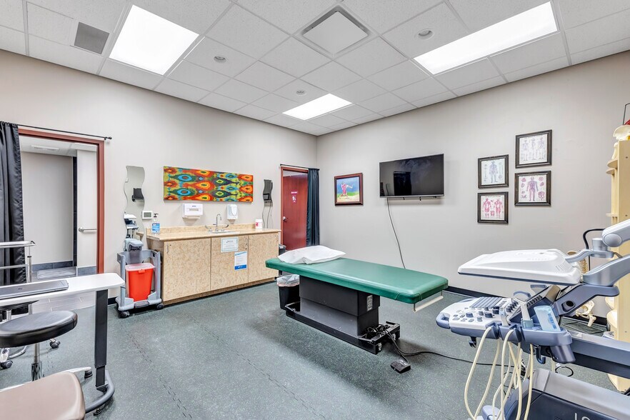 More Photos Of 2411 Holmgren Way, Green Bay Healthcare For Lease