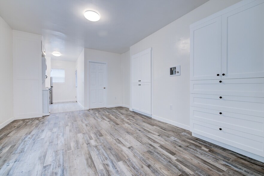 More Photos Of 12 1/2 25th Pl, Venice Apartments For Sale